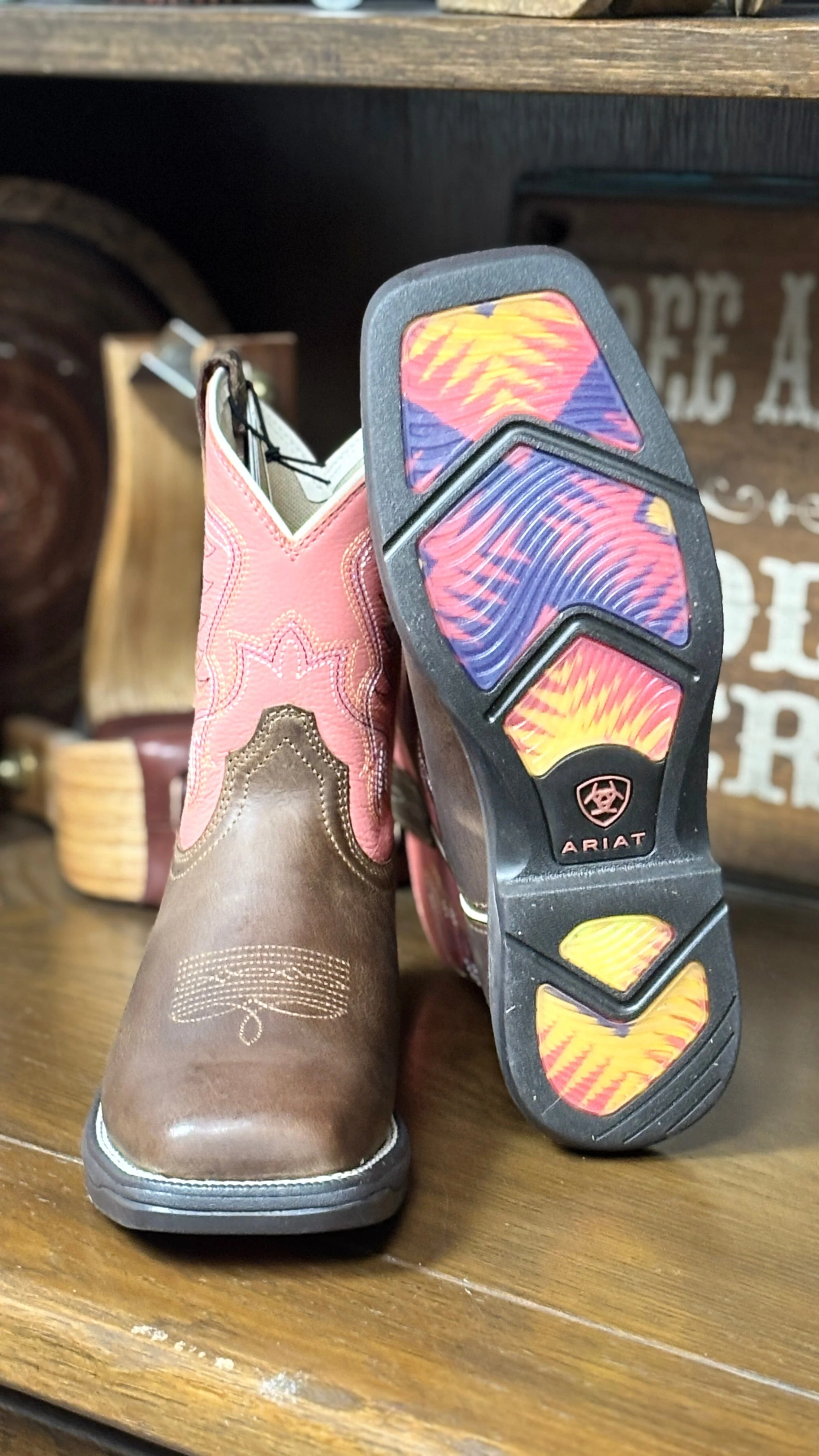 Anthem Shortie Myra by Ariat - Image 3
