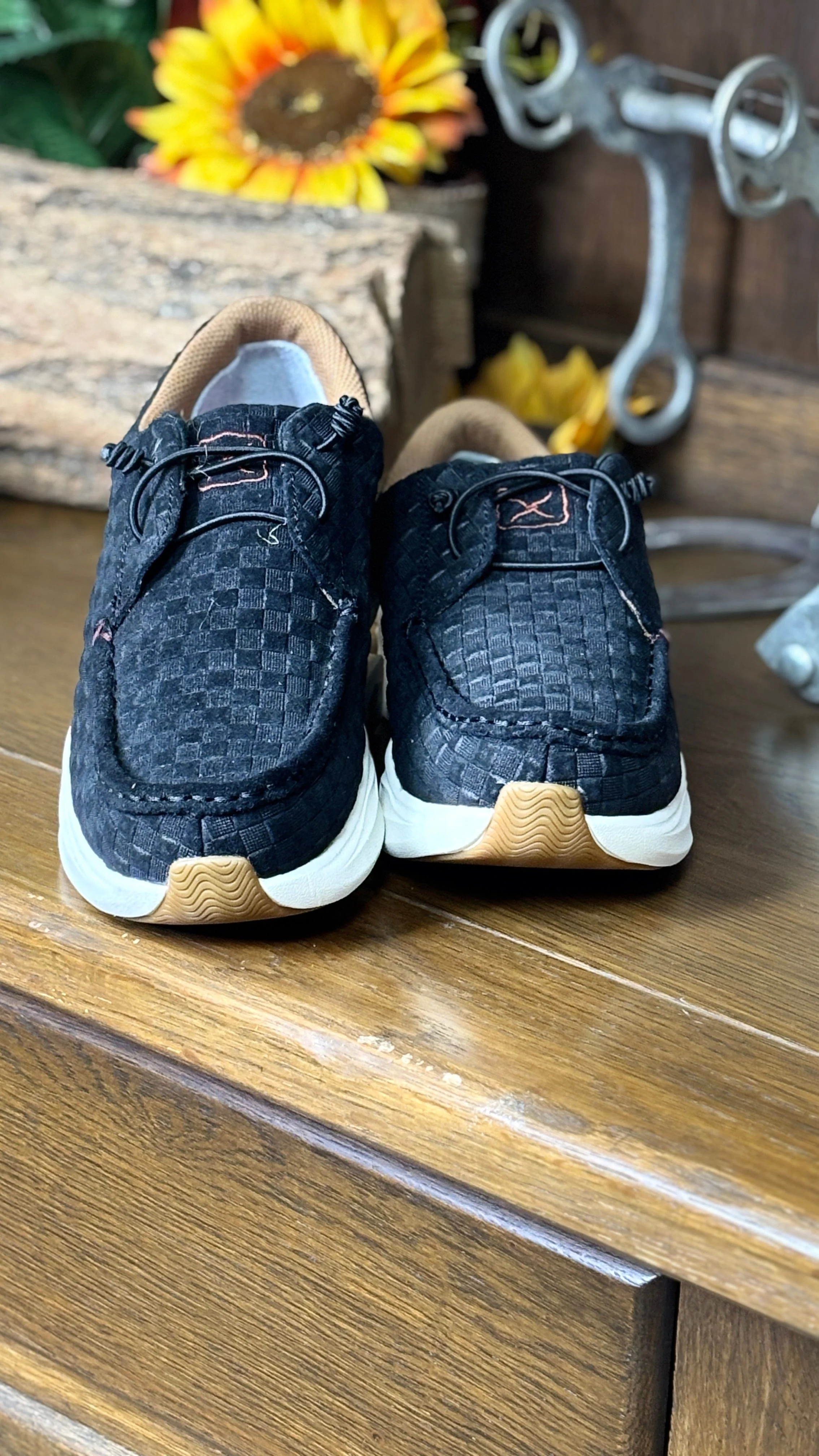 Feather X Casual Shoe by Twisted X ~ Black