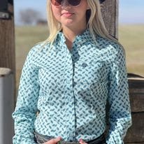 Ladies Cinch  ~  Lt Blue Print