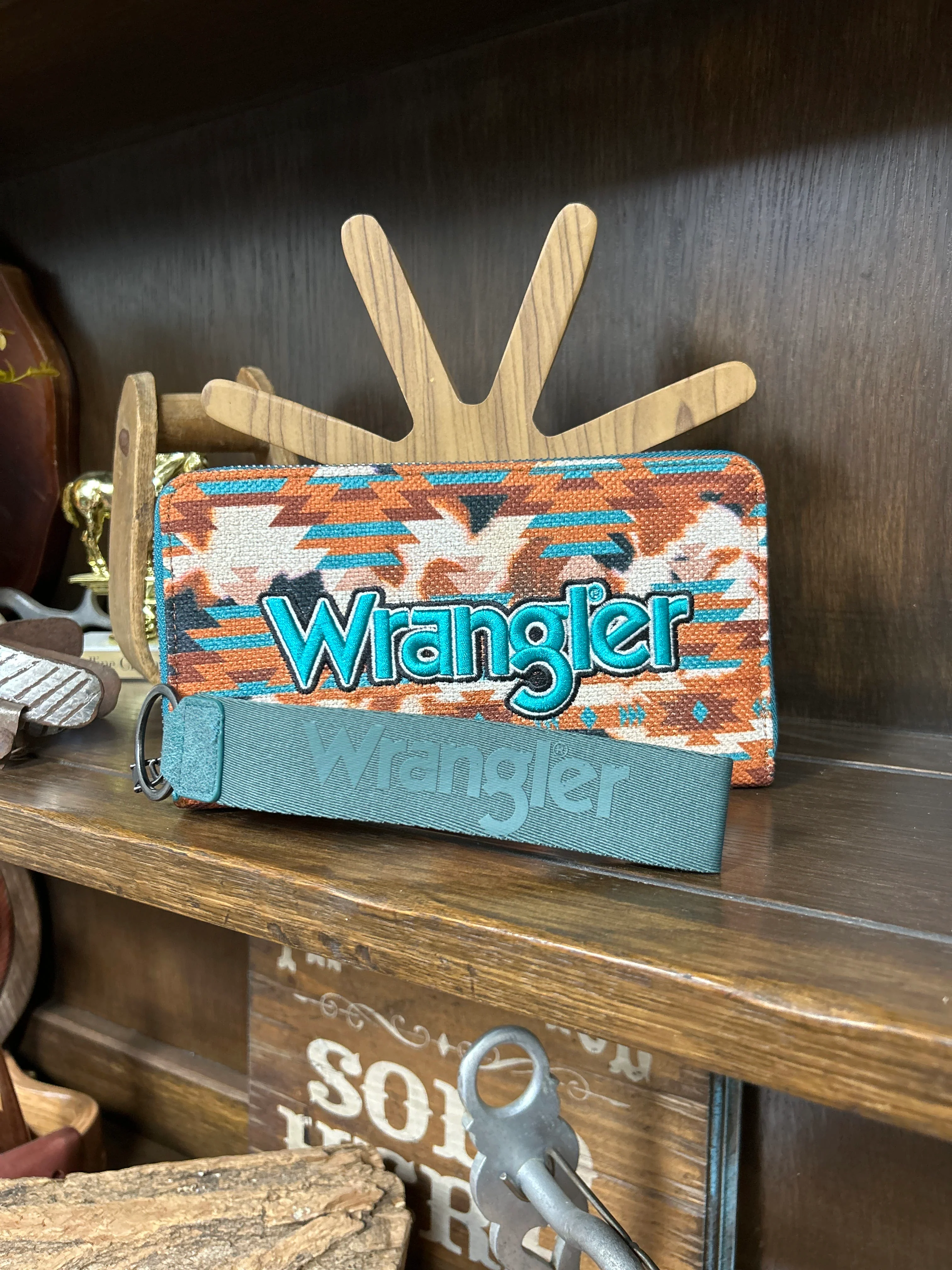 Wrangler Aztec Print Wallet - Image 2