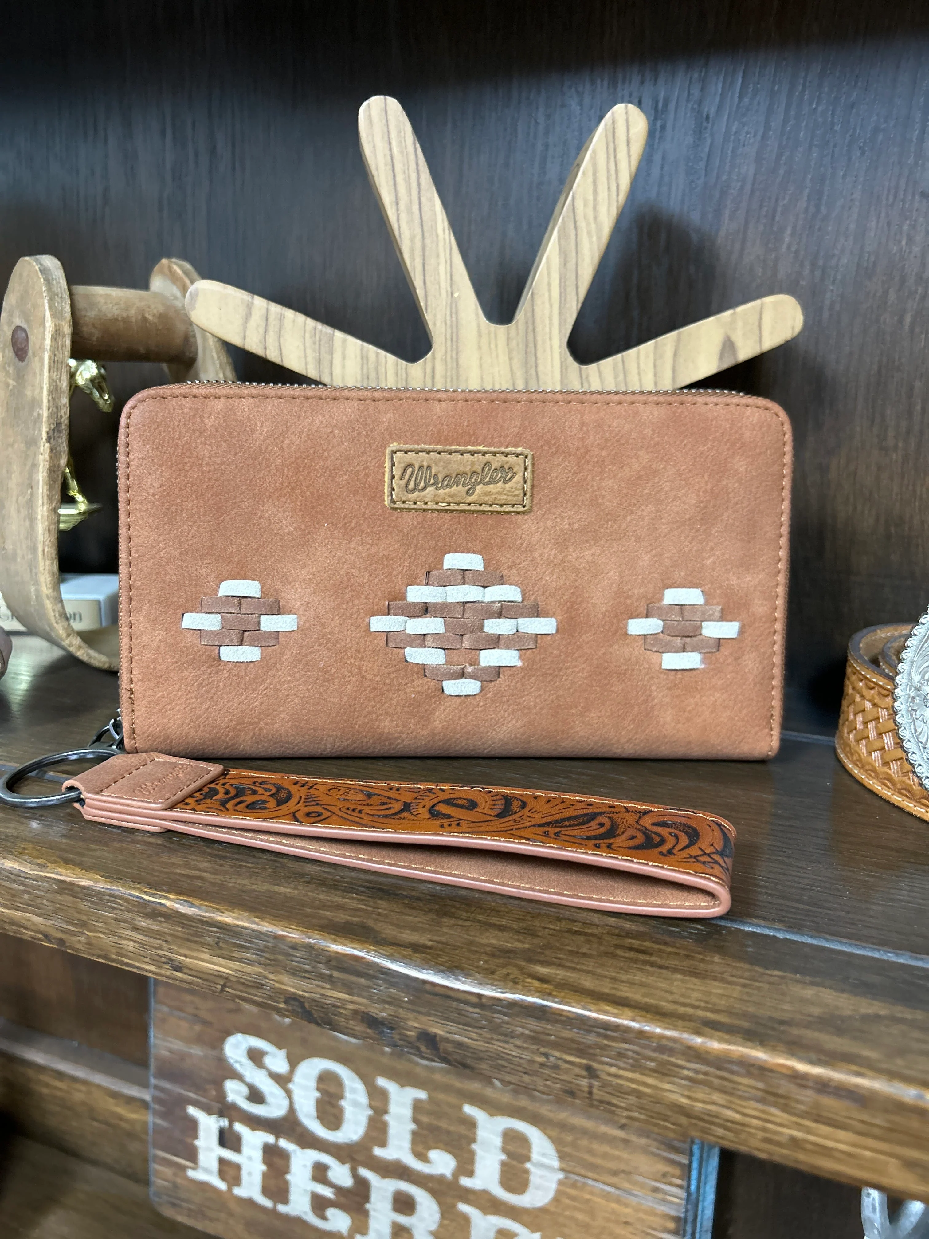 Wrangler Aztec Woven Wallet W/Wristlet - Image 3